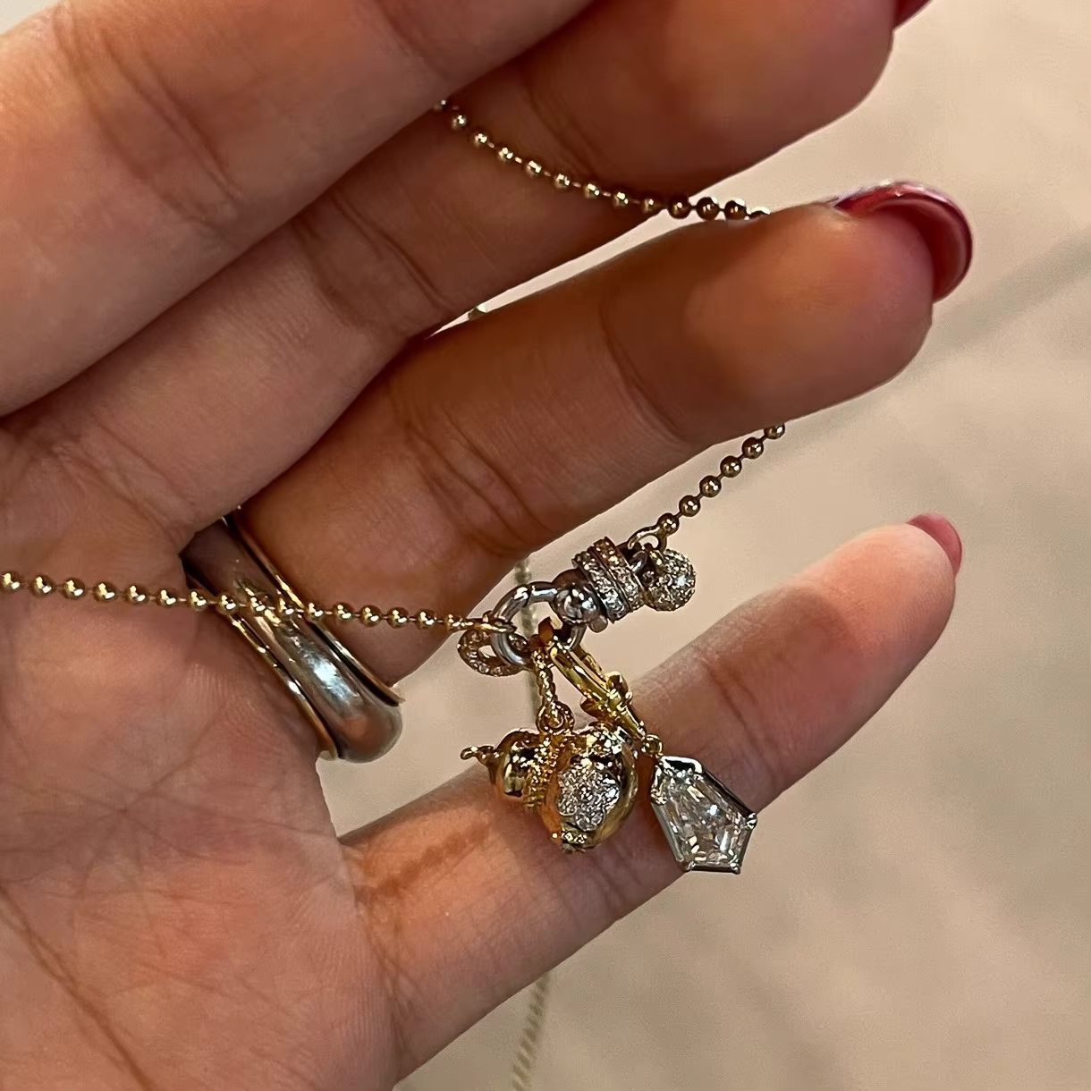 Collier multi-pendentif brillant à la mode pour femmes