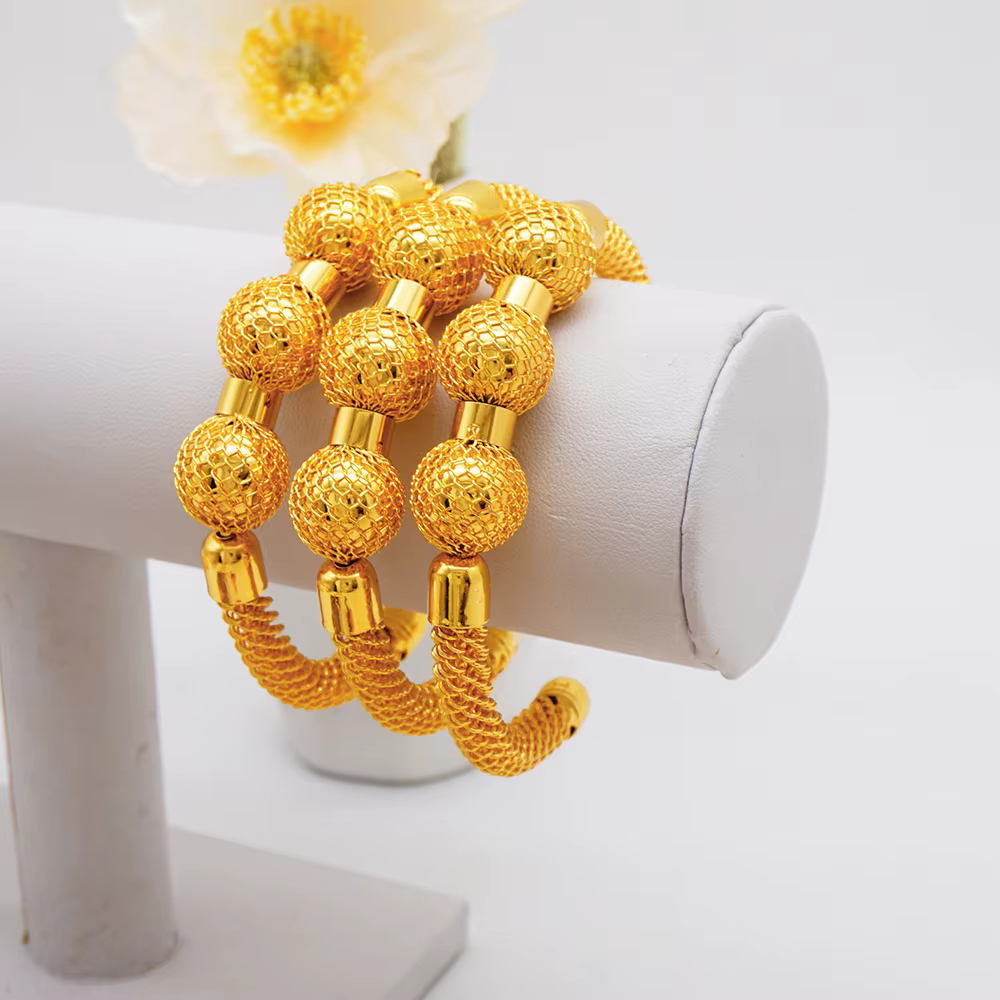 Bracelet plaqué or 24 carats pour femmes