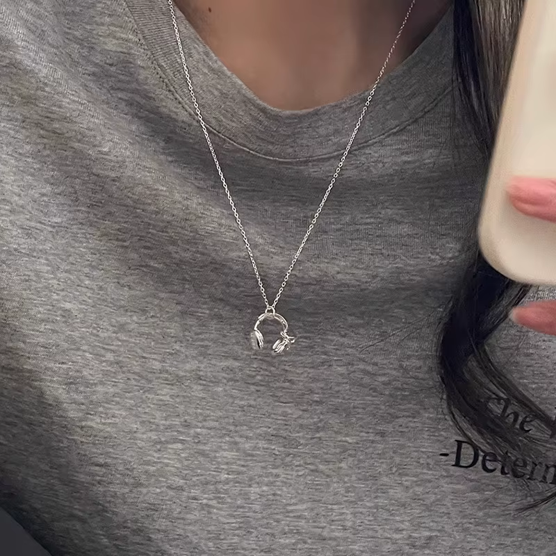 ANENJERY Collier avec pendentif nœud papillon couleur argent pour femmes