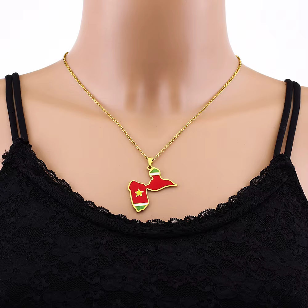 Émail Guadeloupe carte drapeau en acier inoxydable collier pendentif femmes Guadeloupean couleur or ethnique fête anniversaire bijoux cadeaux