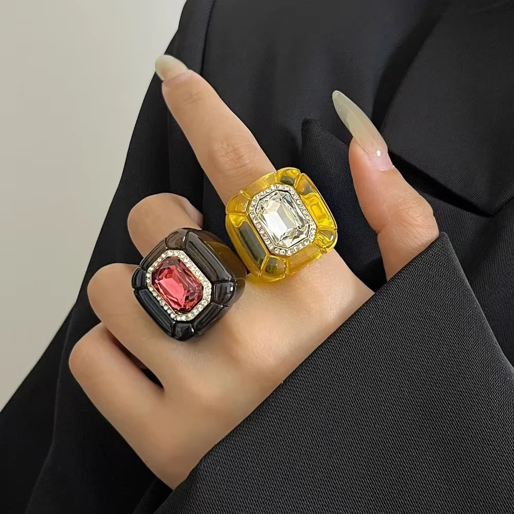 Bague en strass colorés pour femmes