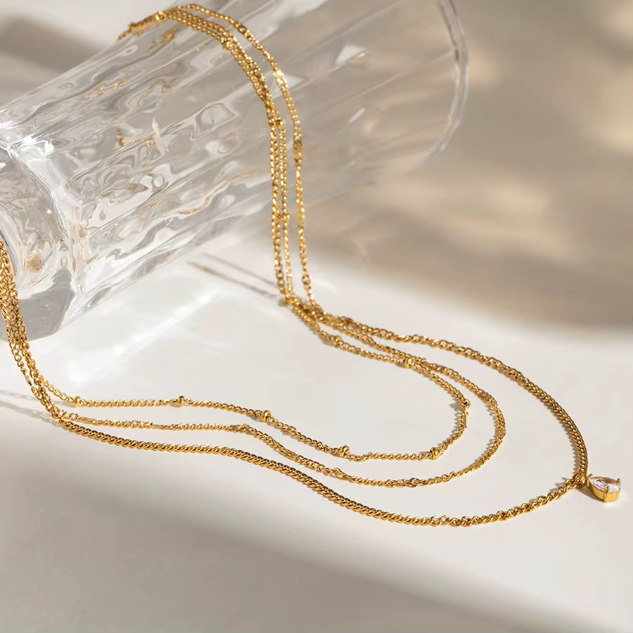 Zora minimalisme collier trois couches pour femme en acier inoxydable plaqué or 18 carats Zircon pendentif bijoux pour un usage quotidien