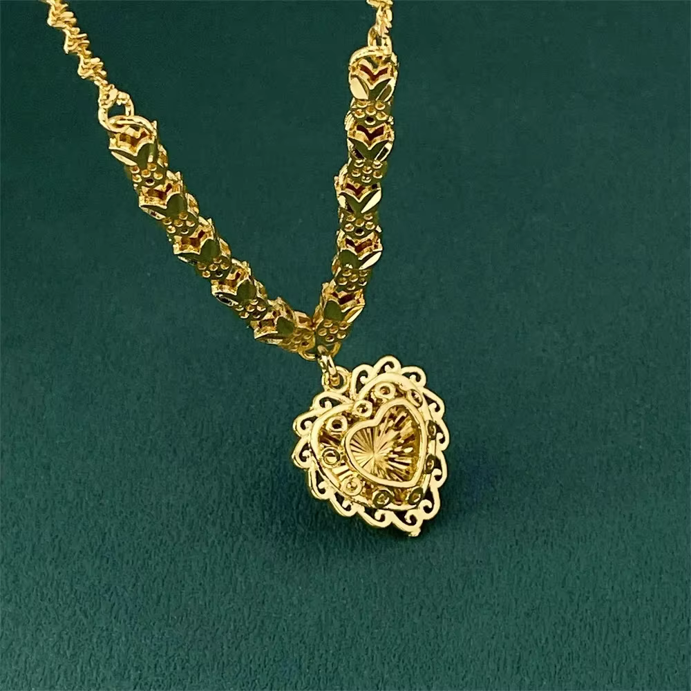 Collier de luxe avec pendentif en forme de cœur d'amour plaqué or en argent Sterling 925