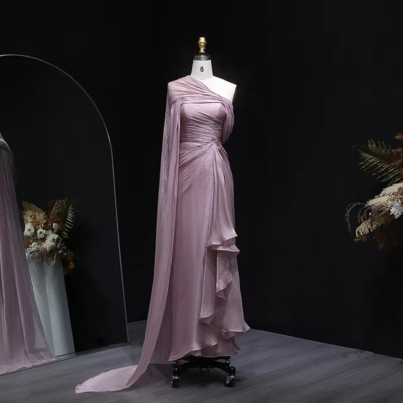 Robe de soirée élégante rose asymétrique à une épaule avec cape drapée pour femme 2026 – Collection Vestidos De Fiesta Elegantes