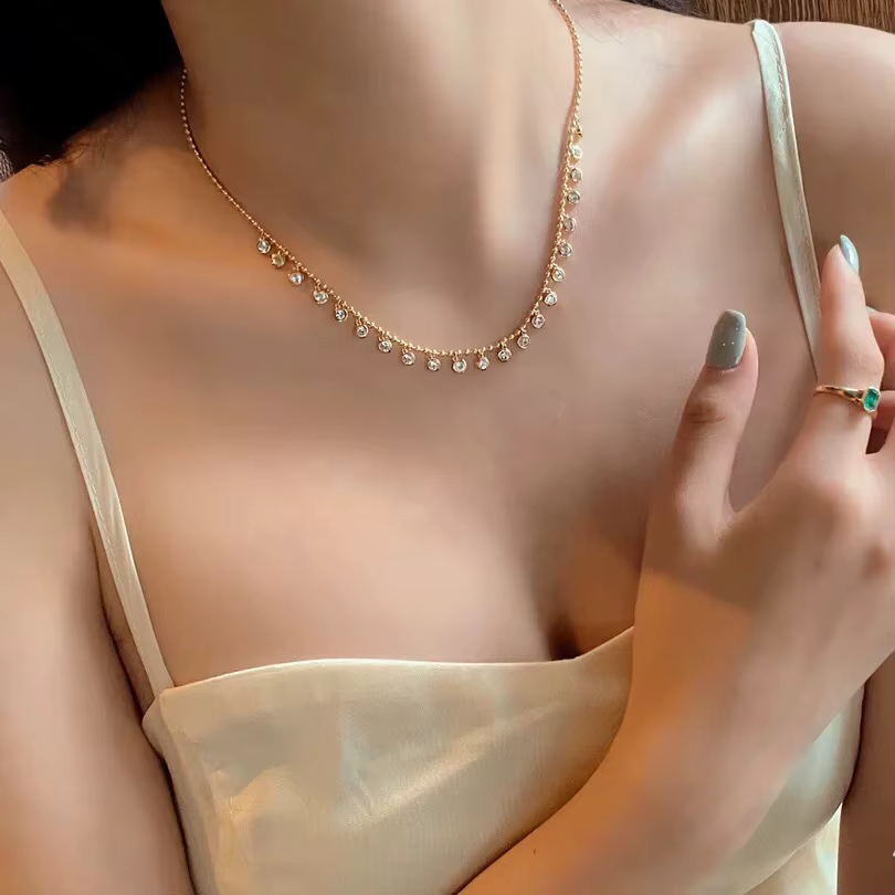 Foyimagination-Petit collier incrusté rétro exquis pour femme
