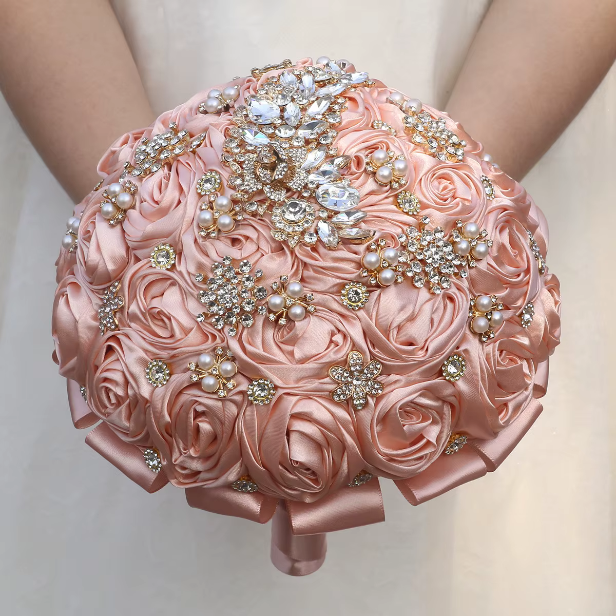 Bouquet de Mariage en Bois de Rose avec Strass Scintillants pour la Mariée