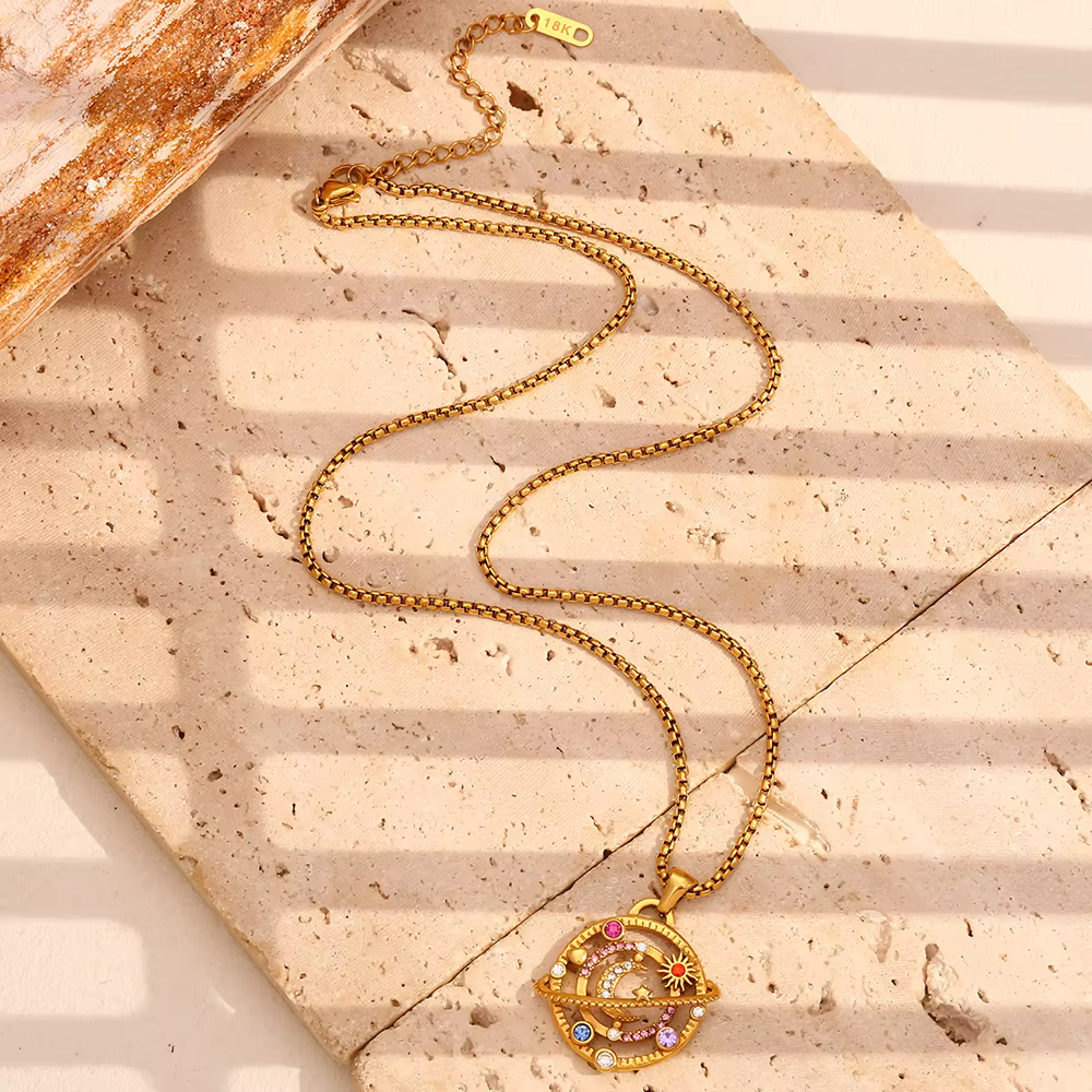 E.B.belle – collier en strass coloré