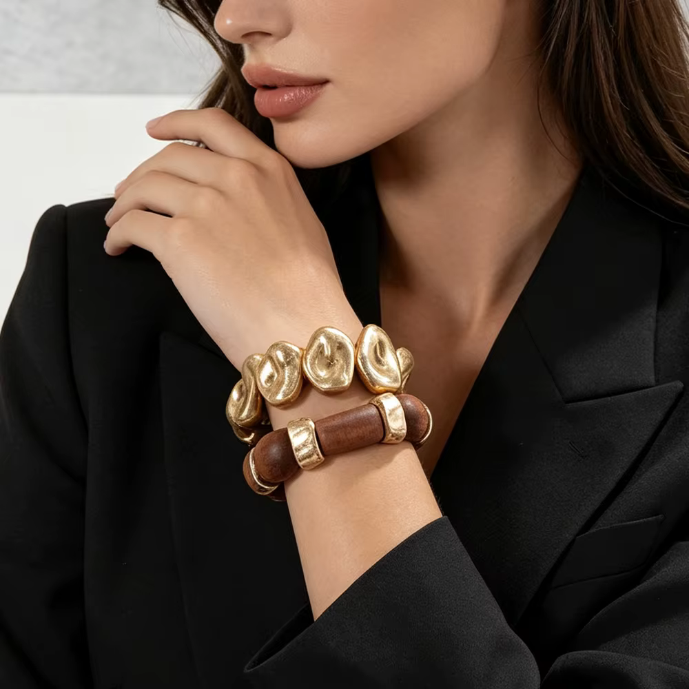 Ensemble de bracelets bohèmes en bois et perles dorées