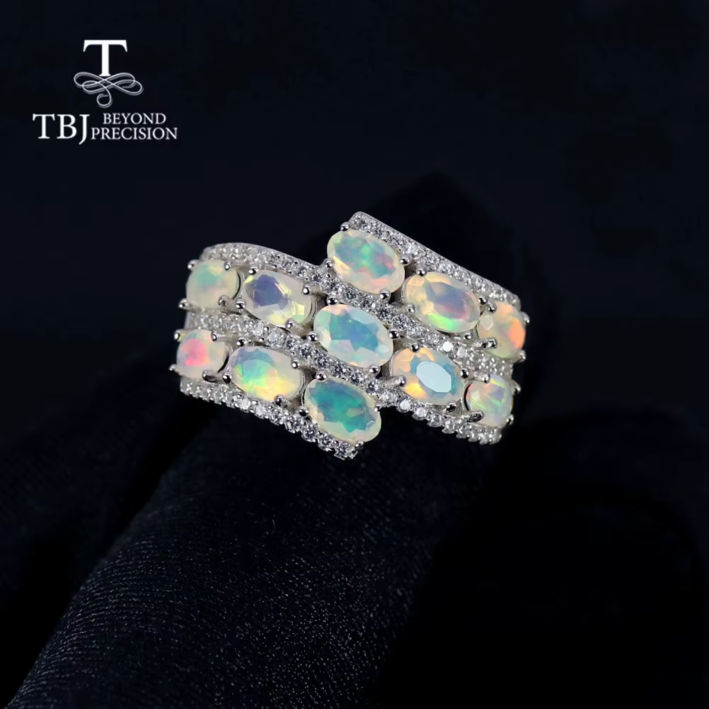 Bague pour femme en opale naturelle colorée