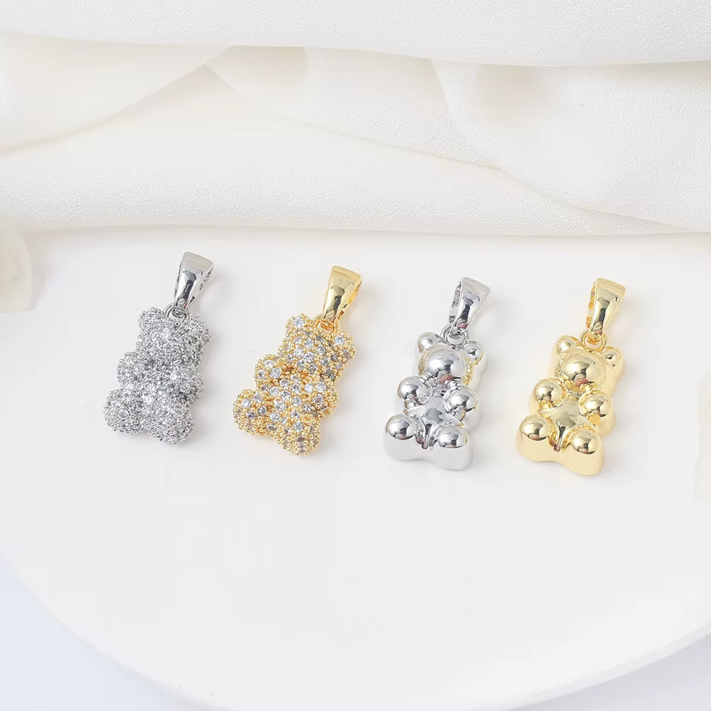 Pendentif GUNIBear en laiton avec bélière