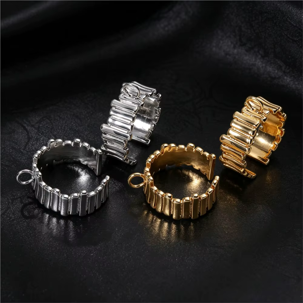 1 pièce de base de bague ouverte à rayures en métal plaqué or 18K