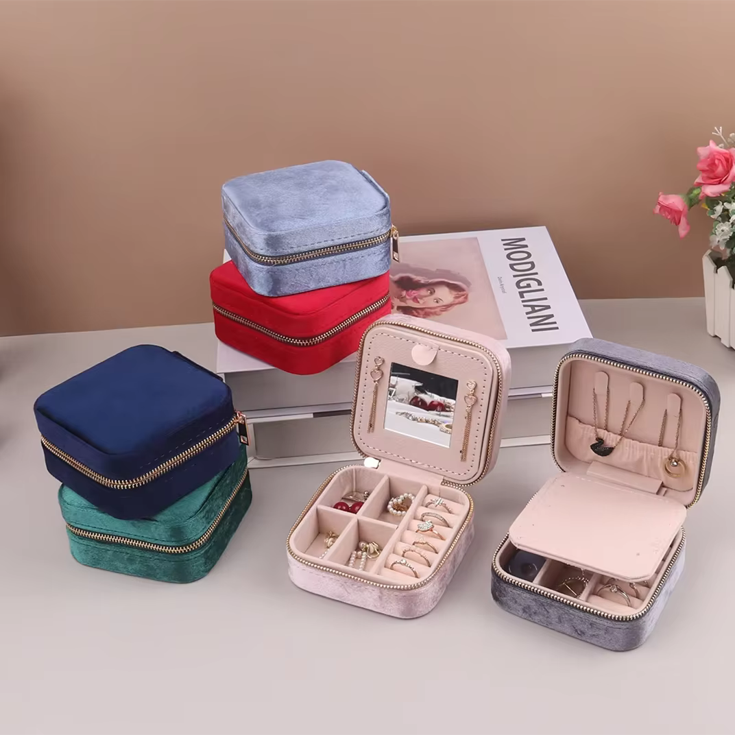 Boîte à bijoux de voyage en velours