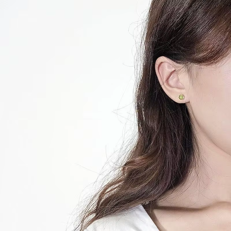 Boucles d'Oreilles Simples et Fraîches en Gemme Verte pour Femme