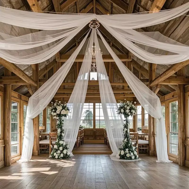 Voilages de plafond en mousseline pour décoration d'arche de mariage