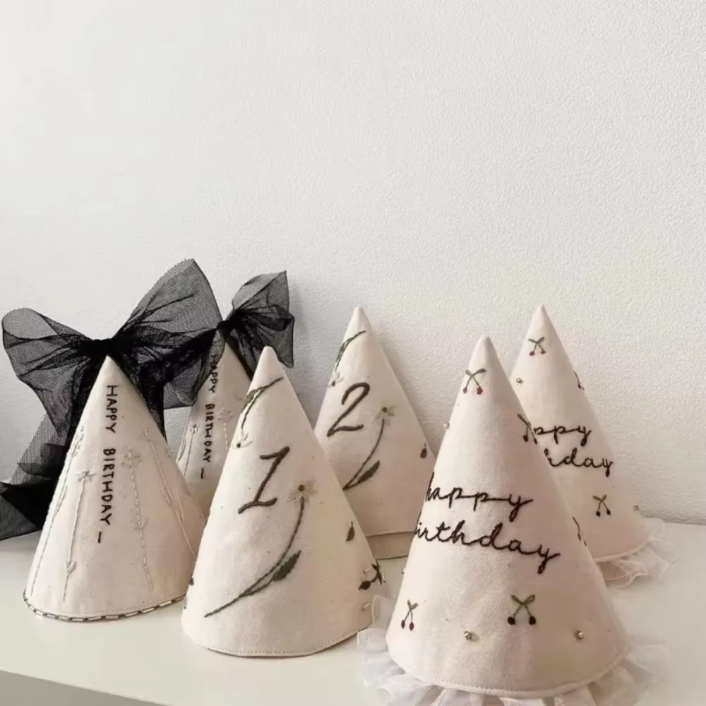 Chapeau de fête brodé confortable pour les tout-petits