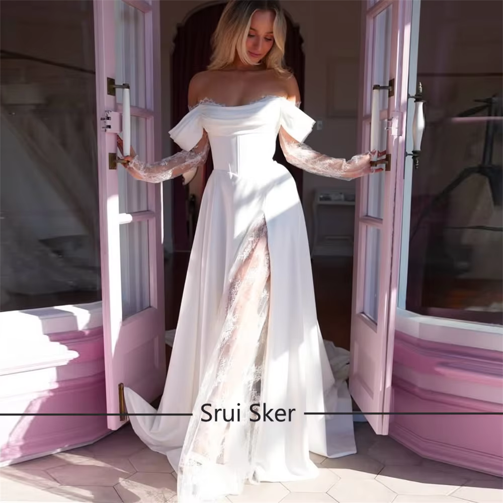 Robe de mariée élégante en satin drapé à épaules dénudées