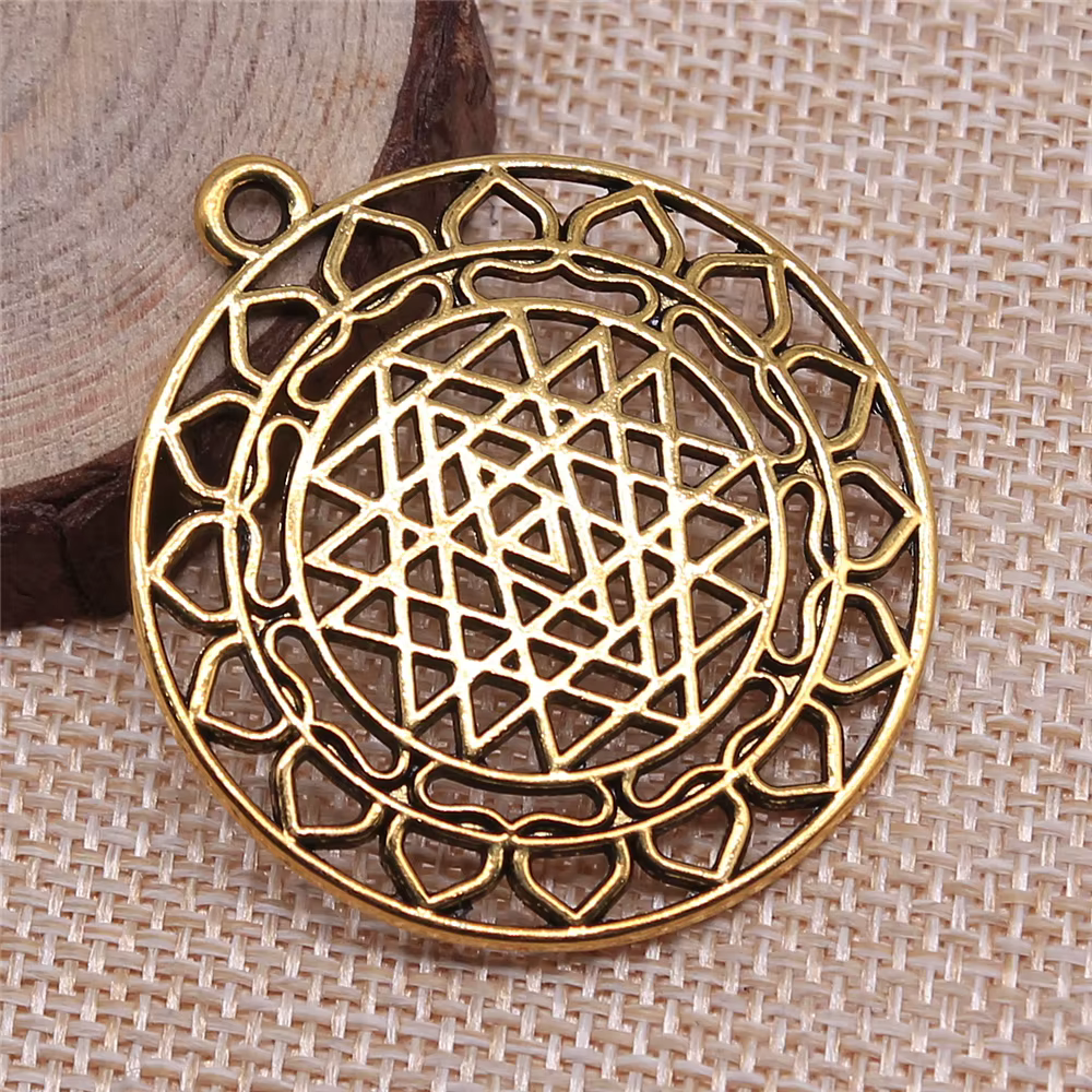 WYSIWYG 4 pièces 44x40mm filigrane Sri Yantra pendentifs pour la fabrication de bijoux