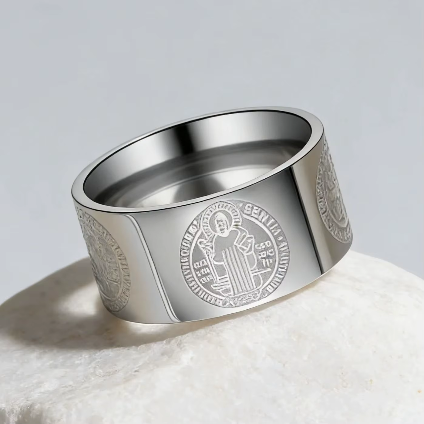 LIKGREAT – bague Saint benoît en acier inoxydable pour femmes et hommes