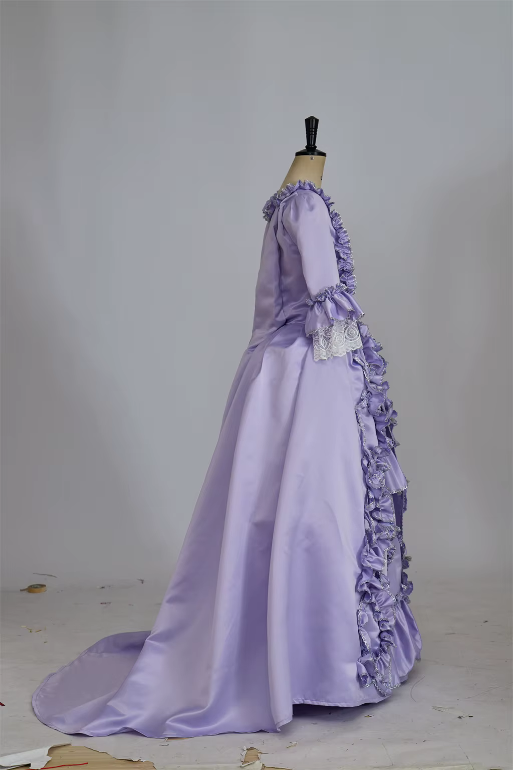 1770s Rococo Marie Antoinette violet robe de bal