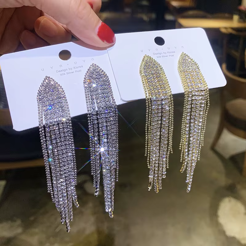 Boucles d'oreilles classiques en cristal brillant pour femmes