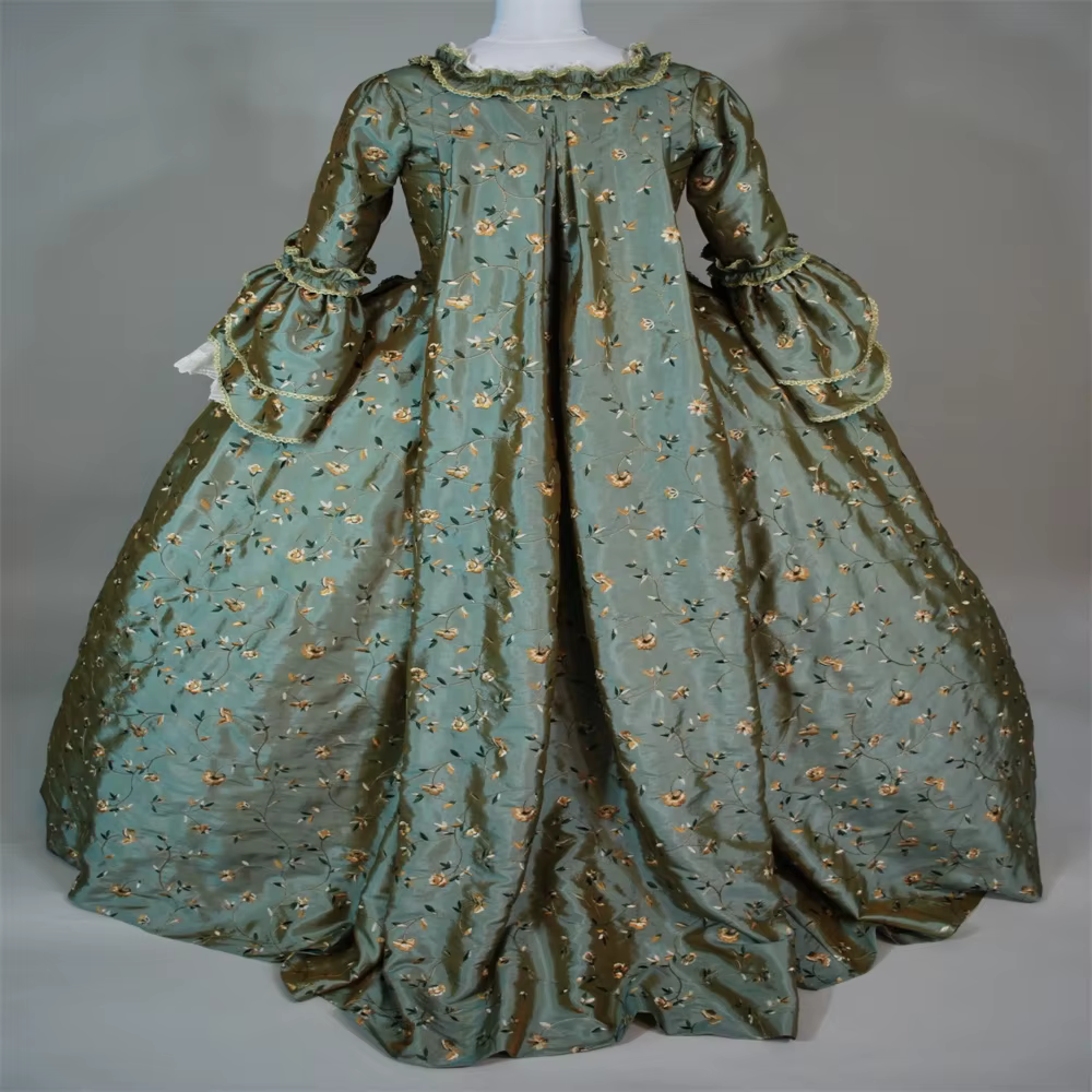 Robe du 18ème siècle à La Francaise