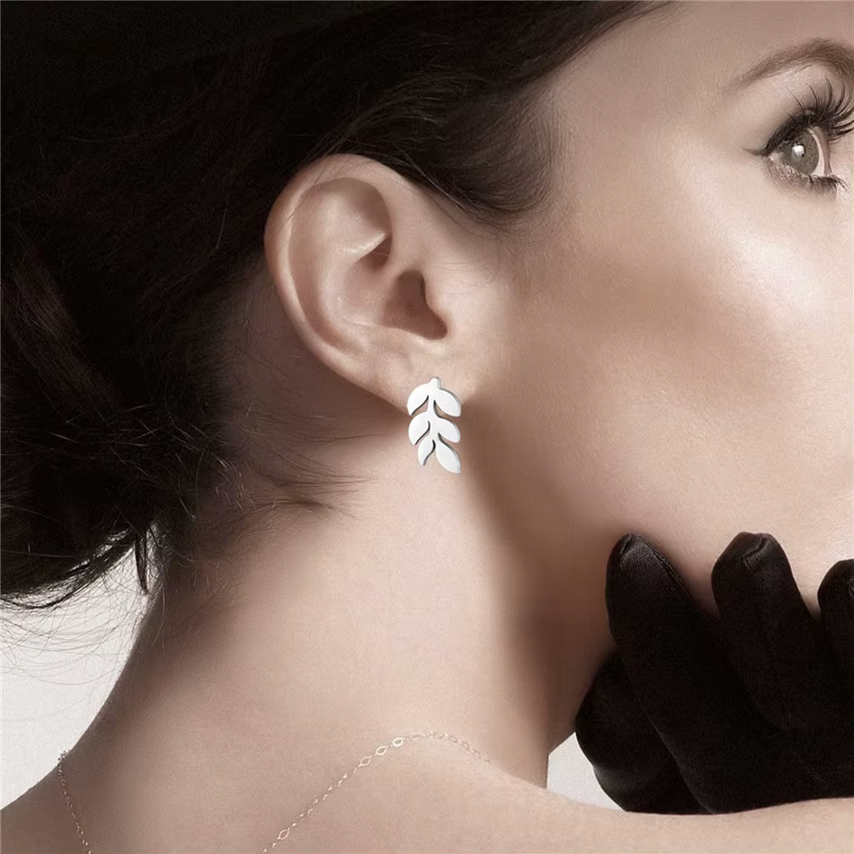 Boucles d'oreilles clous en forme de feuille
