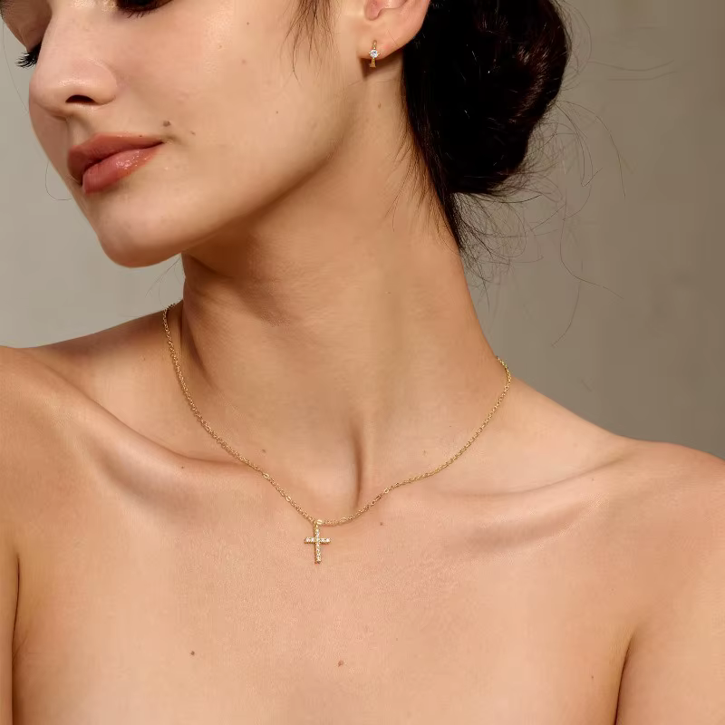 Collier croix pour femme - Pendentif