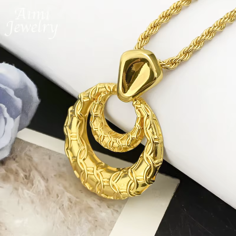 Ensemble de bijoux plaqués or 18 carats de dubaï