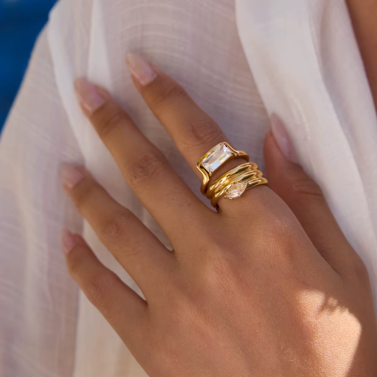 Yori multicouche blanc zircon cubique Marquise bague déclaration Texture 18K PVD plaqué Bijoux attrayants