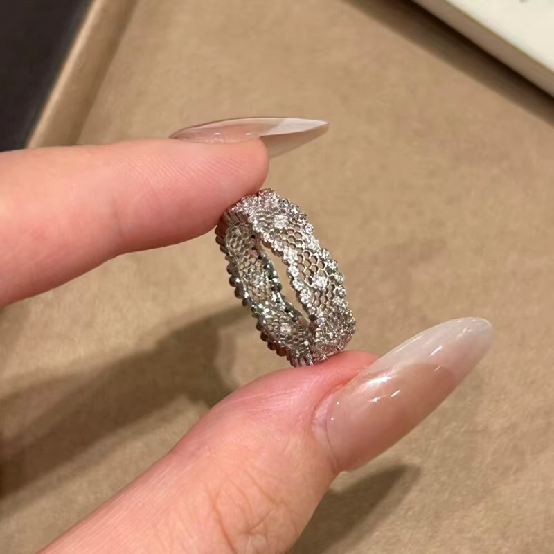 Bagues en dentelle ajourées pour femmes