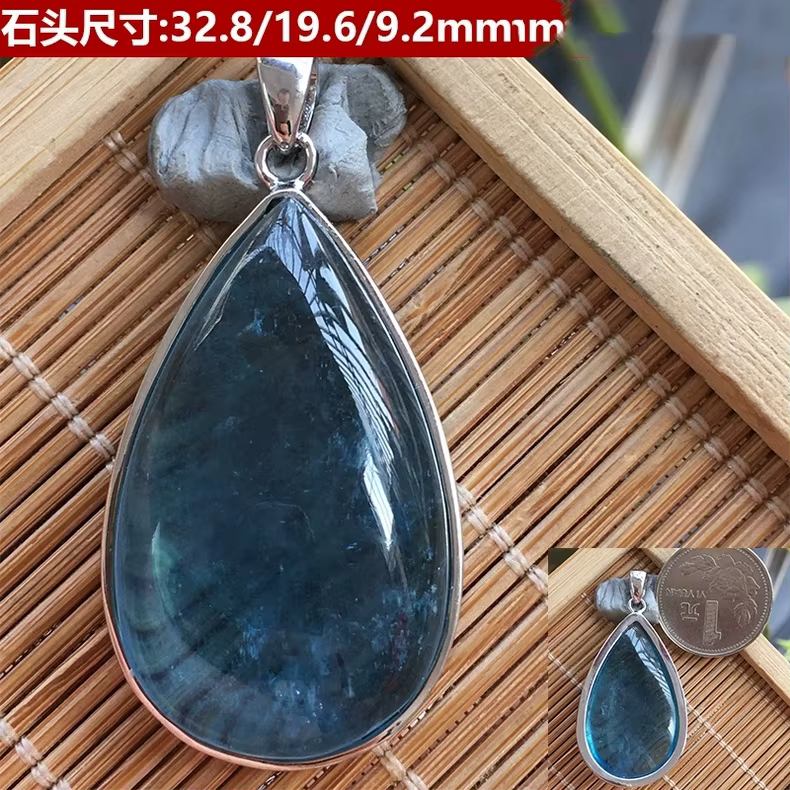 Collier pendentif bouddhisme aigue-marine bleue naturelle pour femme