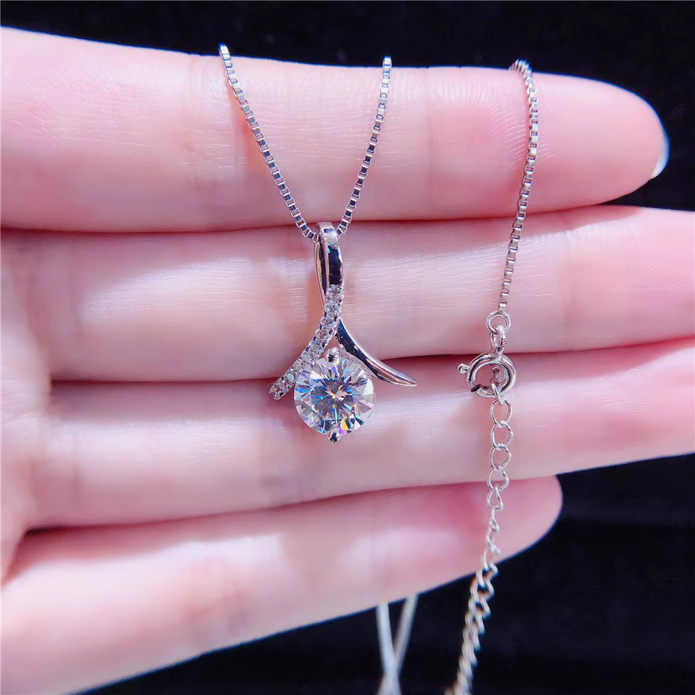 Collier pendentif en or blanc massif 14 carats