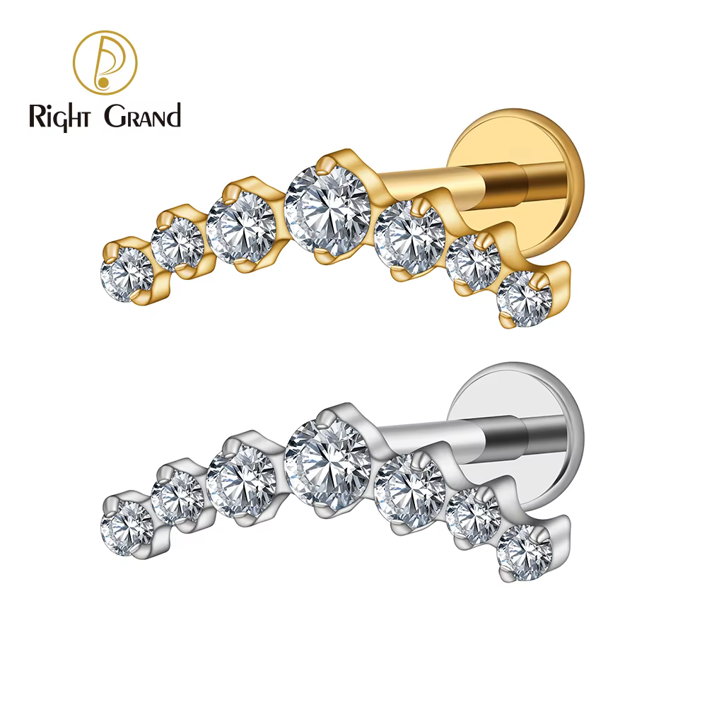 Right Grand ASTM F136 Titane 16G CZ Cluster Climber Boucle d'oreille à tige filetée interne Labret Helix Conch Tragus