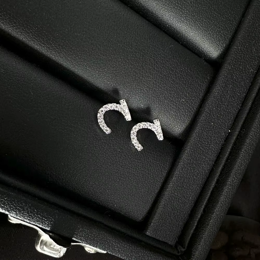 Boucles d'oreilles avec lettres d'amour arabes pour femmes