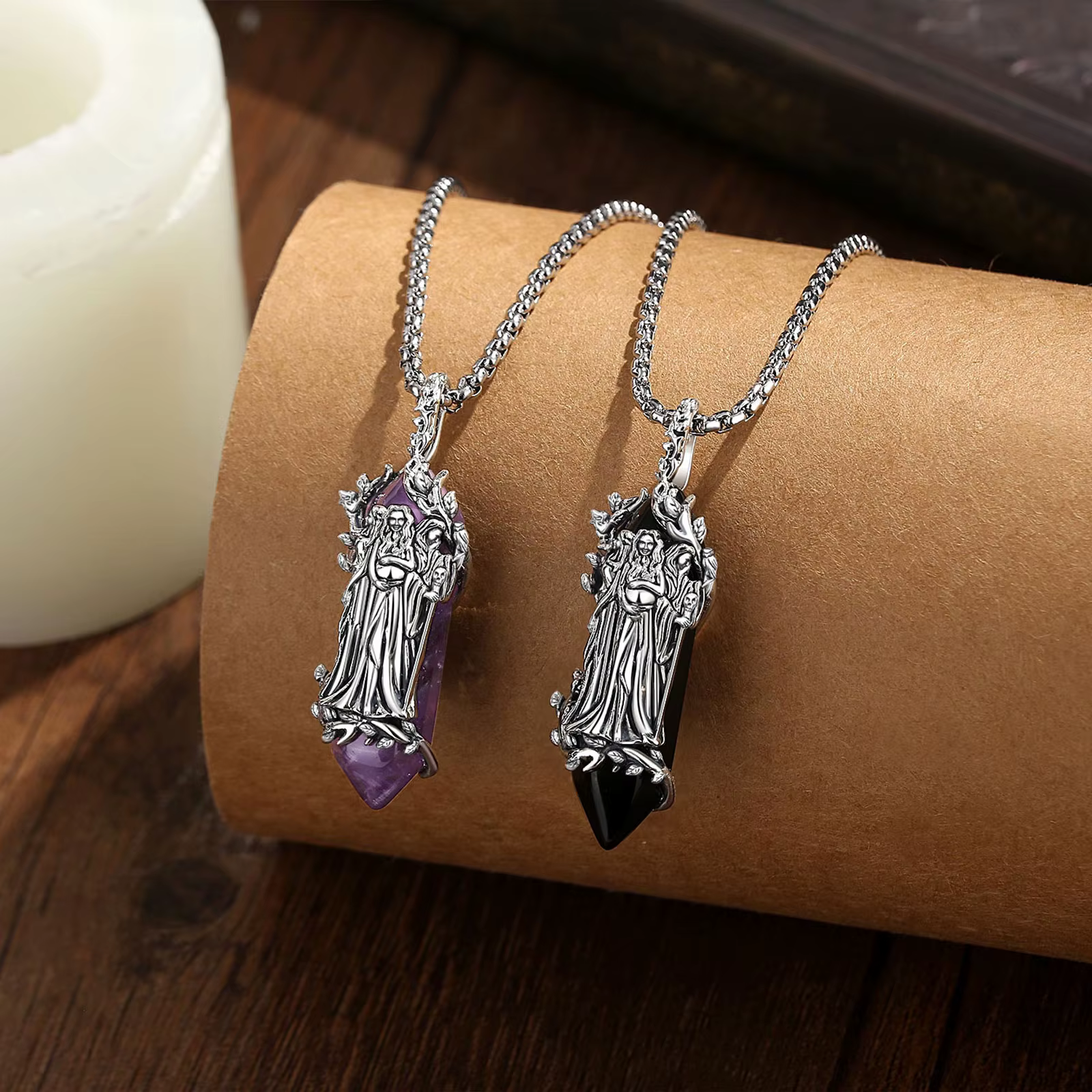 AEONSLOVE Collier vintage triple lune déesse