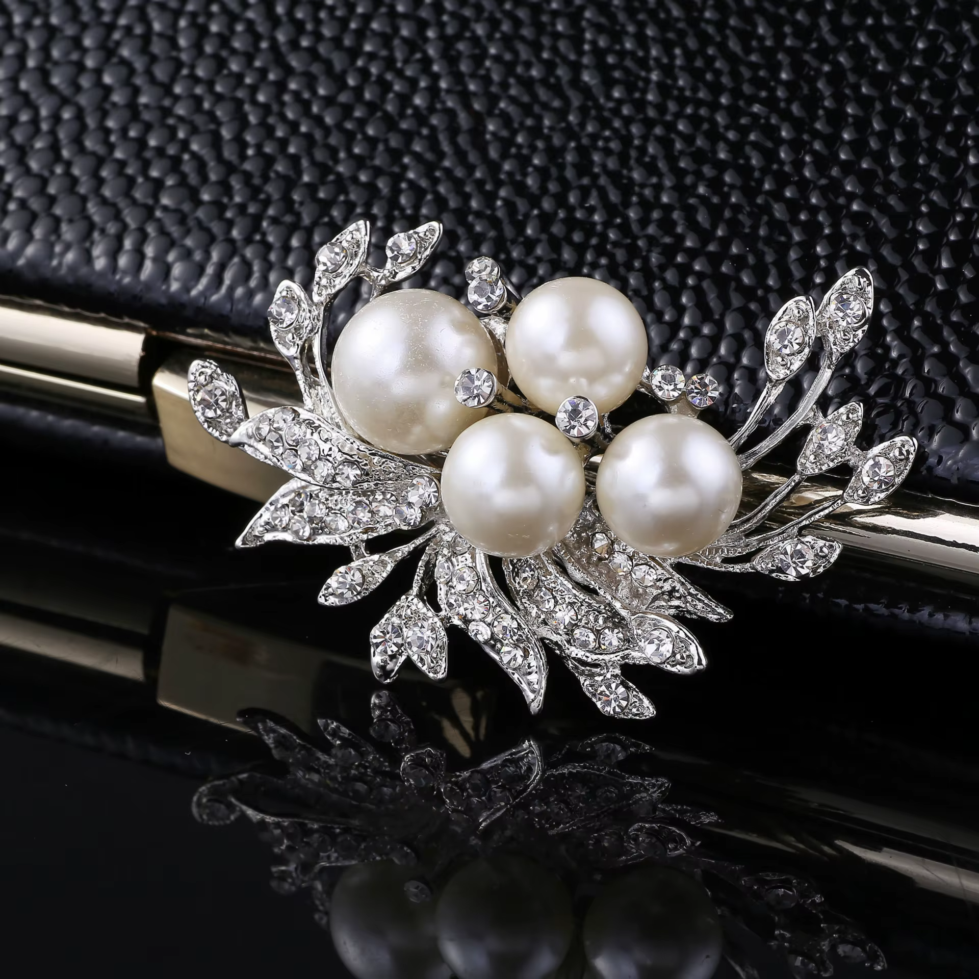 Broches de luxe en perles de cristal pour femmes