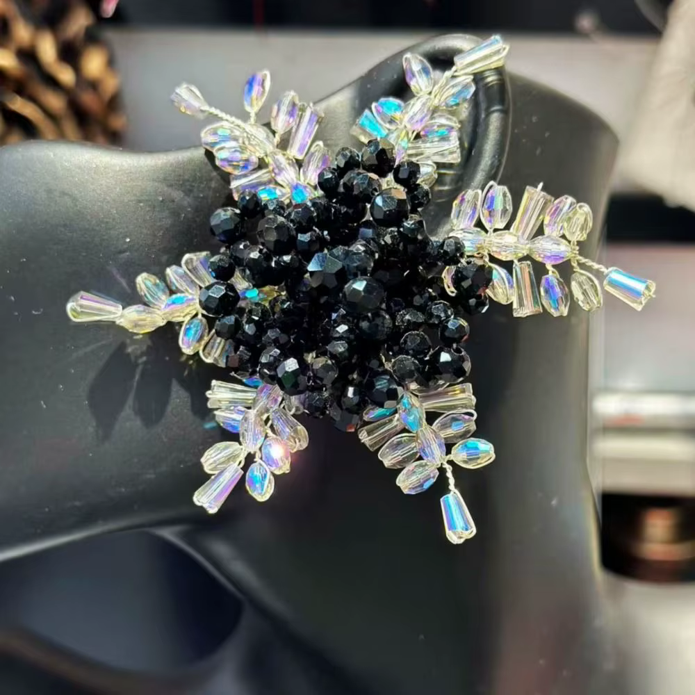 Boucles d'oreilles de mariée tendance en forme de flocon de neige