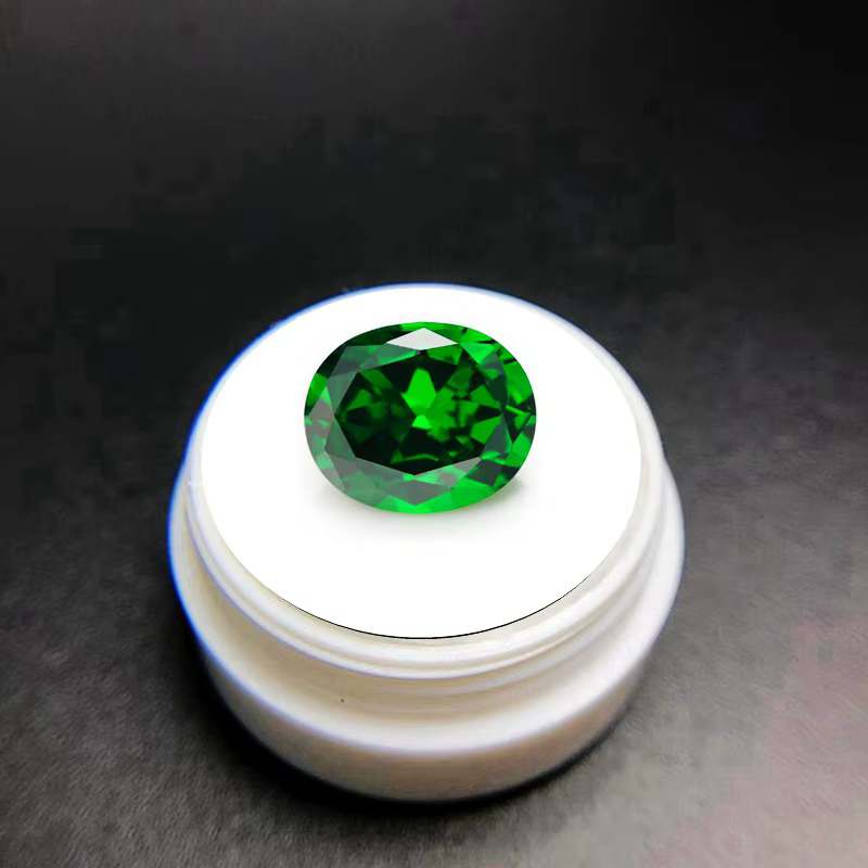 Jolie pierre précieuse émeraude de 6