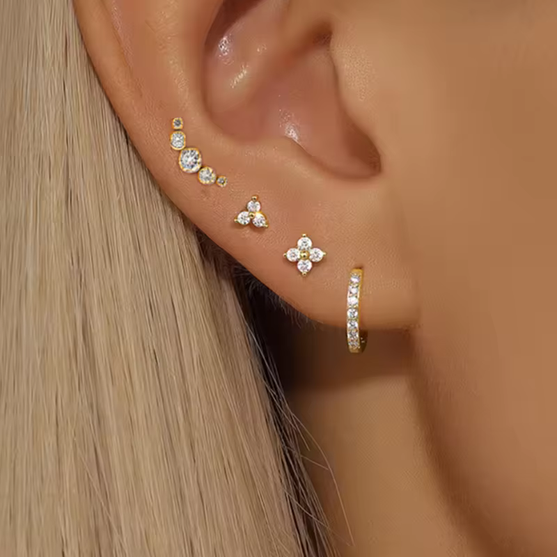 4 pièces 18K plaqué or fleur ronde Piercing boucles d'oreilles ensemble pour les femmes en acier inoxydable Zircon Punk boucle d'oreille bijoux à la mode aretes