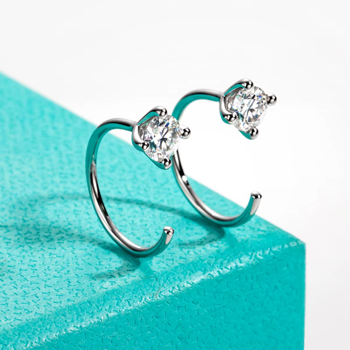 4mm D couleur Moissanites classique boucles d'oreilles pour femmes 925 bijoux en argent Sterling 18K plaqué or boucle