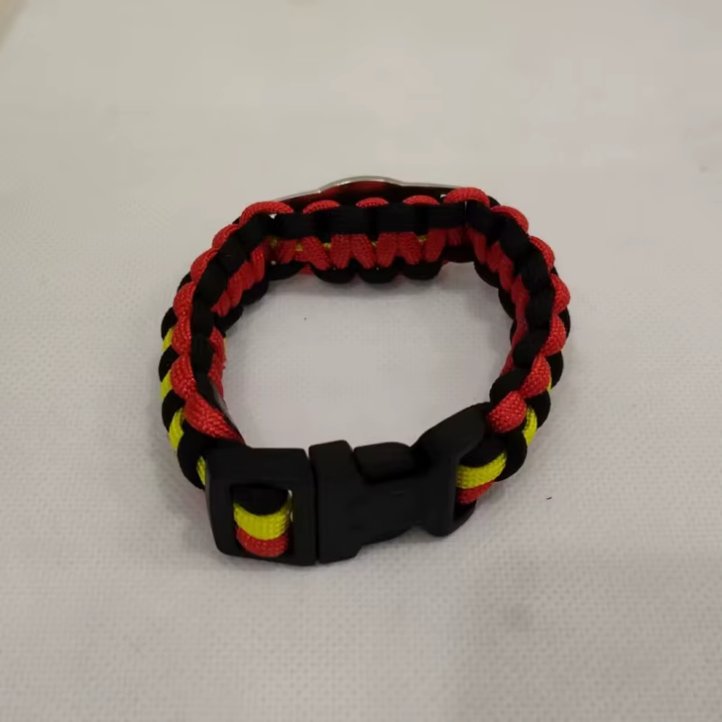 Bracelet avec breloque drapeau de la Belgique