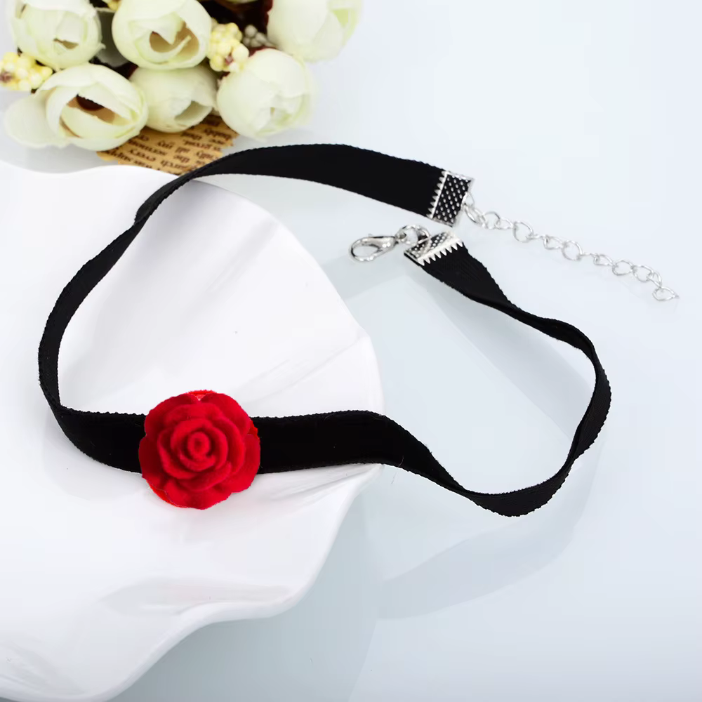 Collier rose à petites fleurs pour filles