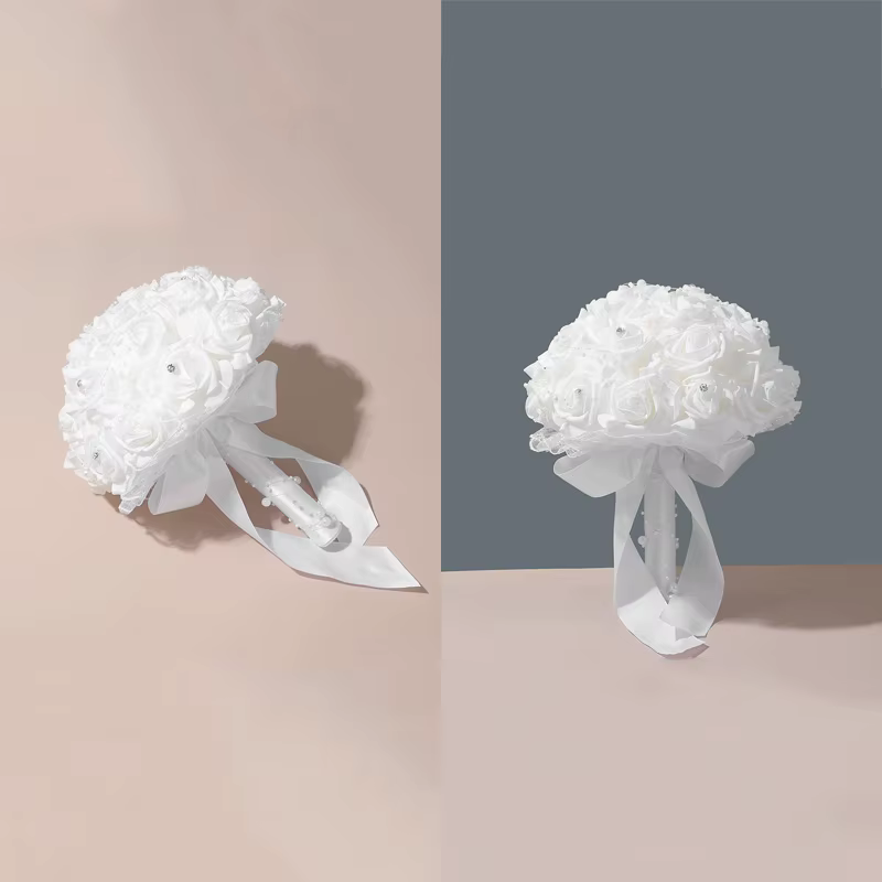 Bouquet de Roses Élégantes avec Fleurs