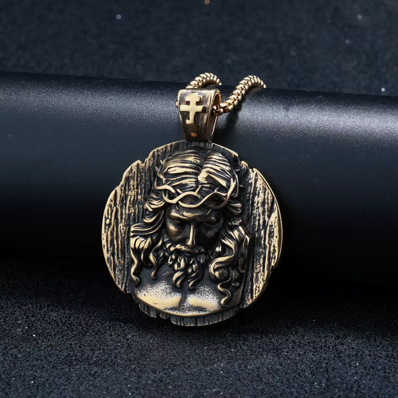 Collier pendentif Vintage Saint benoît