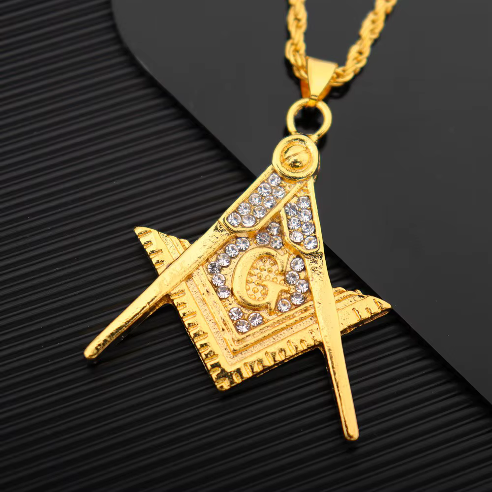 Collier avec pendentif en cristal AG