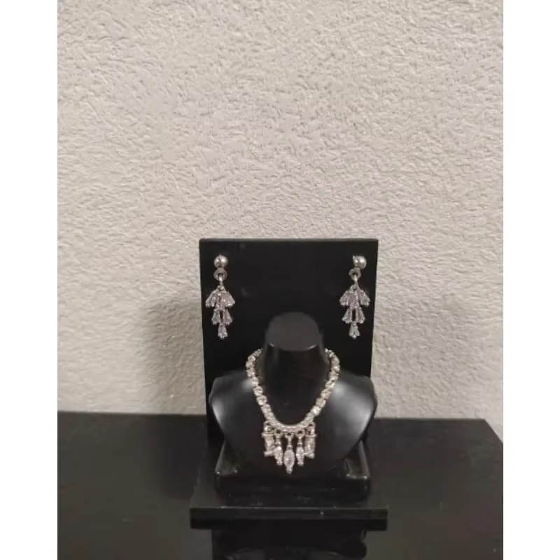 Collier et boucles d'oreilles en cristal diamant fait à la main