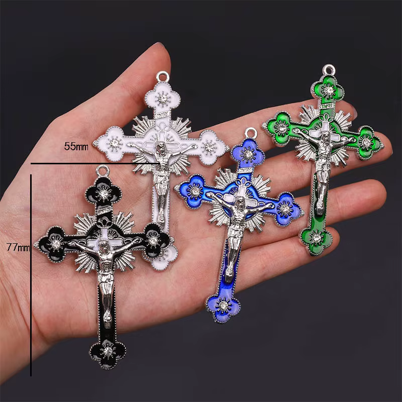 Tout nouveau grand pendentif artisanal de bijoux de croix de jésus religieux