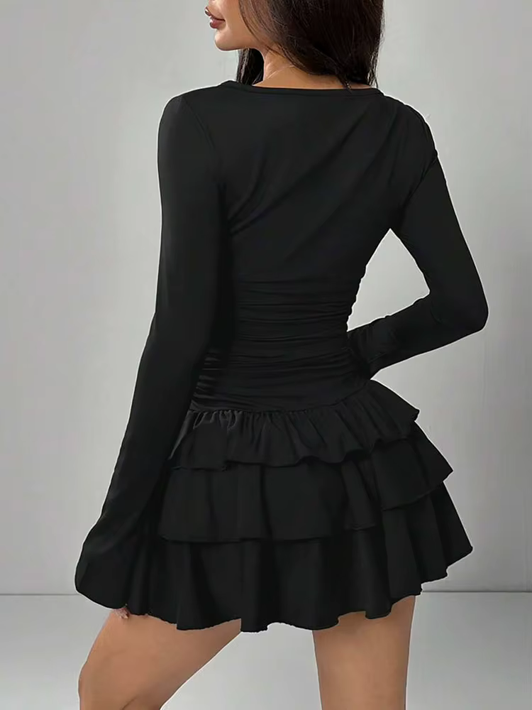 Mini robe de bal élégante à manches longues