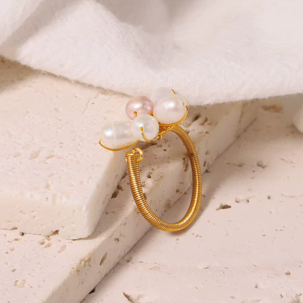 Bague en perles d'eau douce naturelles