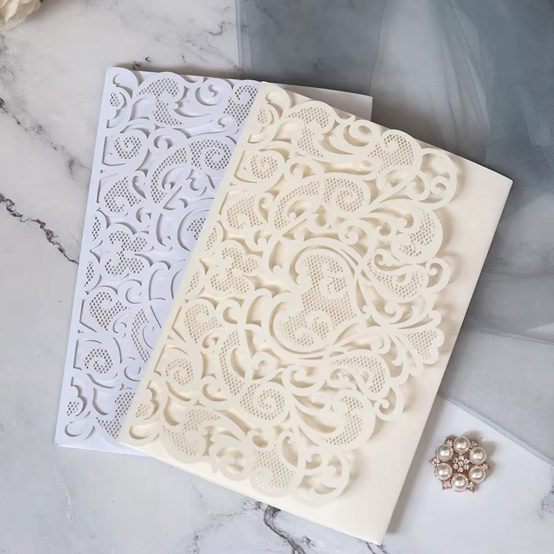 Carte d'invitation de mariage découpée au Laser européenne